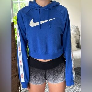 Cropped Nike hoodie size XS